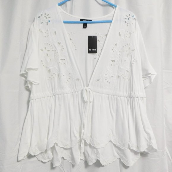 Torrid - White Eyelet Challis V-Neck Open Front Tie Blouse 14/16 (1X) - Picture 2 of 6